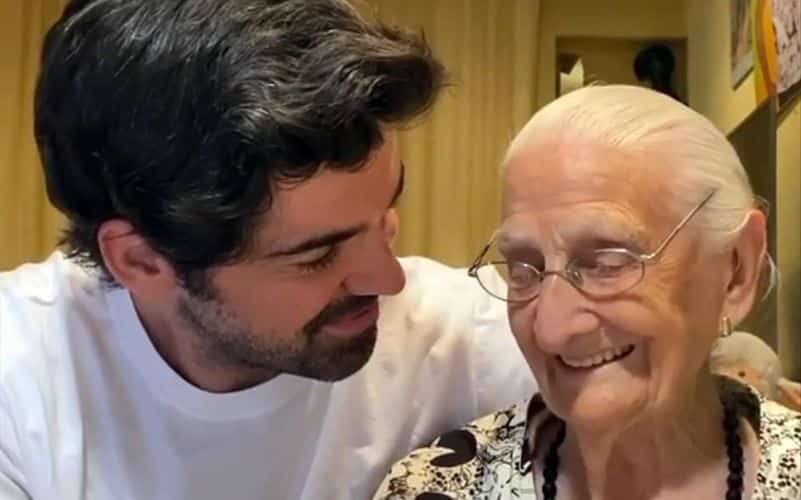 Miguel Ángel Muñoz y su abuela, Luisa Cantero