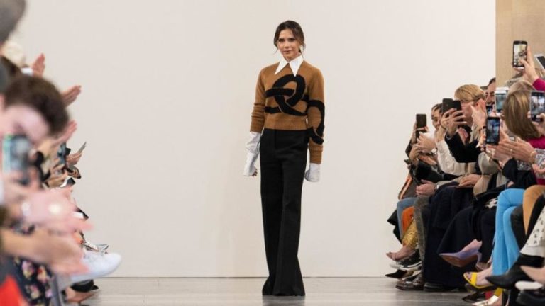 Así es la nueva colección de moda de Victoria Beckham