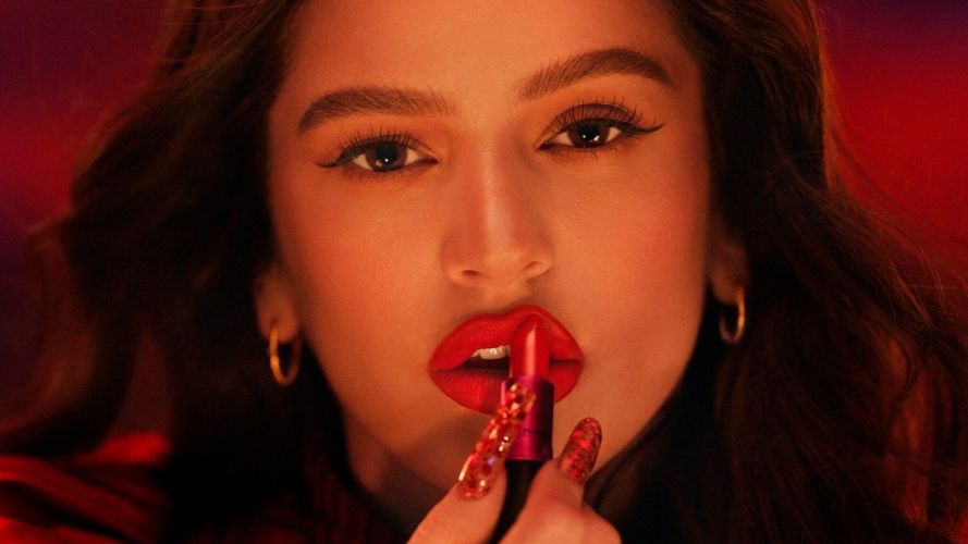 Así es la nueva campaña solidaria de Rosalía con MAC Rosalía dio a conocer la noticia a través de su cuenta de Instagram
