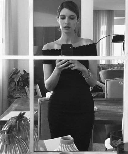 El vestido negro, uno de los básicos de Sara Carbonero 