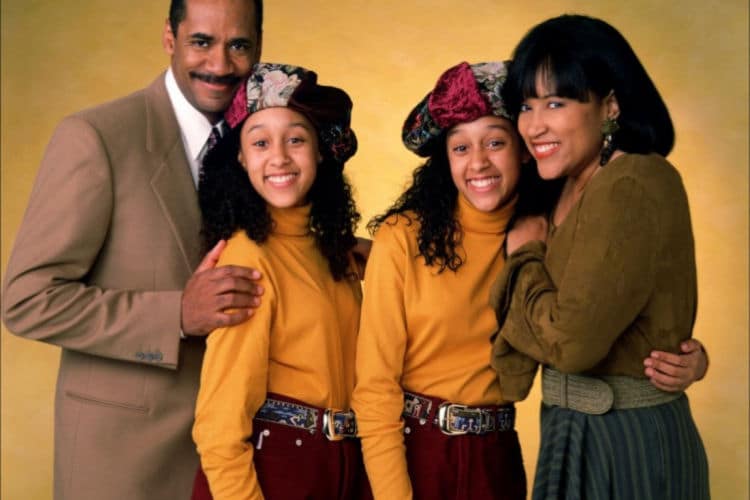 Tia & Tamara Mowry  en la serie "Cosas de Hermanas"