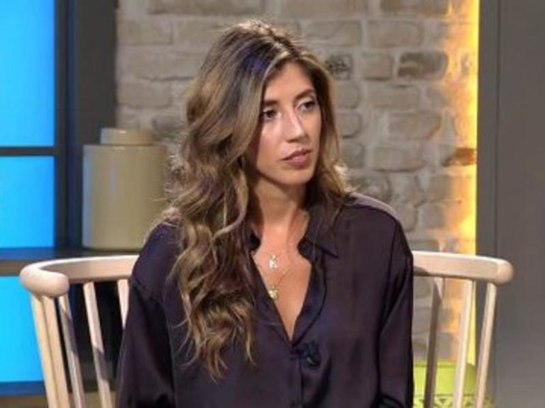 Karelys Rodríguez vuelve de sus extrañas vacaciones ‘muda’