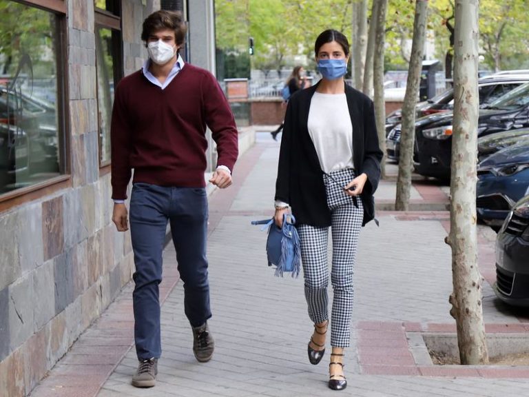 Belén Corsini y Carlos Fitz-James Stuart aparecen por vez primera tras comprometerse
