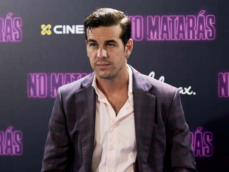 Mario Casas conquista a todo el mundo con este look de galán