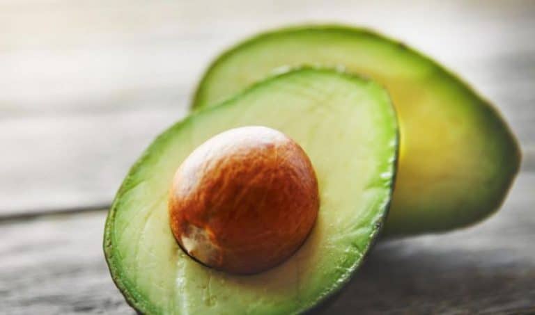 El aguacate, el cosmético inesperado para cuidar tu piel y tu pelo