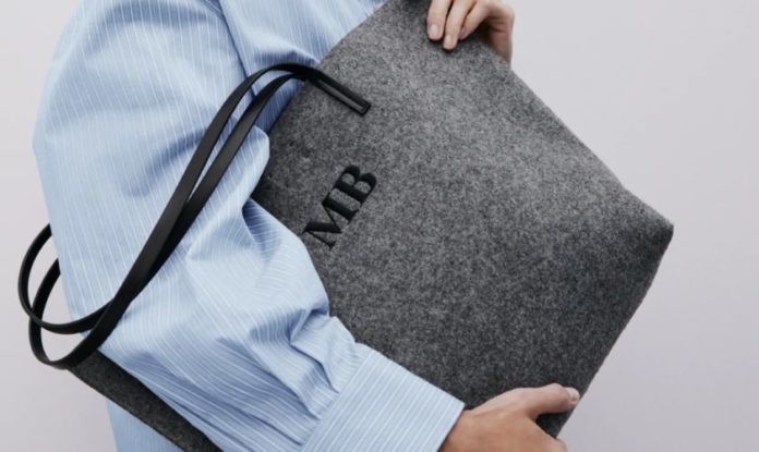 bolso iniciales zara