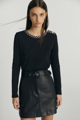 camiseta botones perlas
