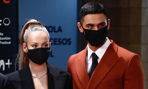 Ester Expósito y Alejandro Speitzer