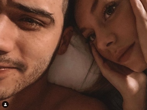 Alejandro Speitzer, el hombre que ocupa el corazón de Ester Expósito: cómo surgió su amor