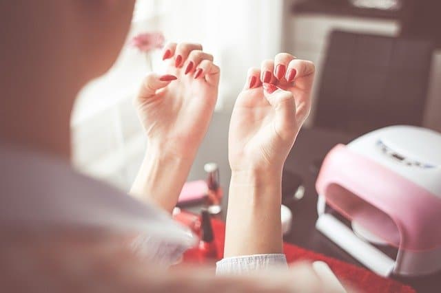 fijacion esmalte uñas