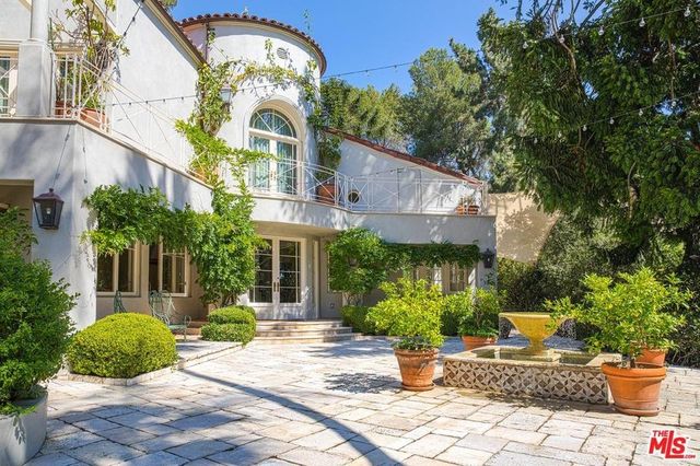 La mansión está ubicada en una de las zonas más exclusivas de Beverly Hills
