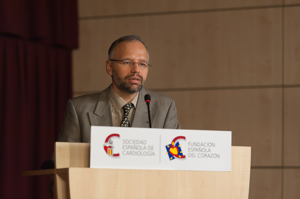 El presidente del Colegio de Médicos de Madrid ve “un absurdo” las restricciones