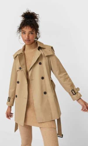 trench capucha stradivarius