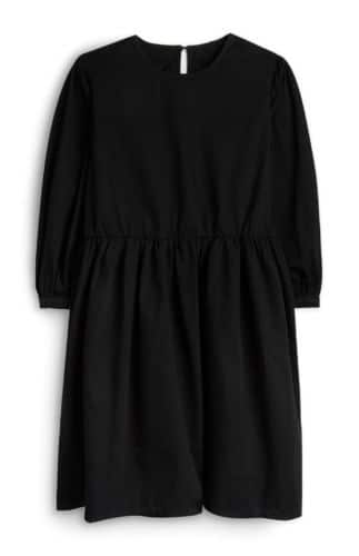 Vestido negro con mangas abombadas. Primark