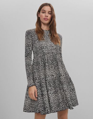 vestido volantes bershka