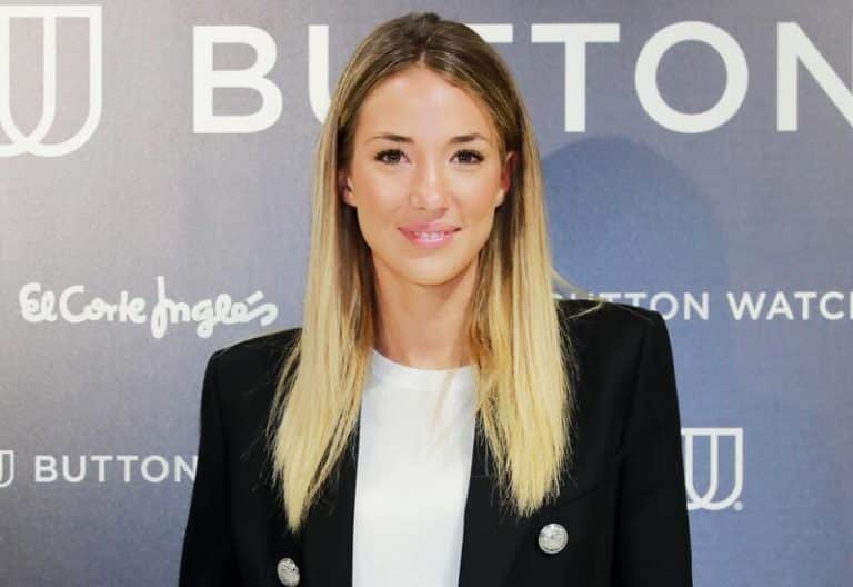 Alice Campello apuesta por un look total blue en pleno Otoño