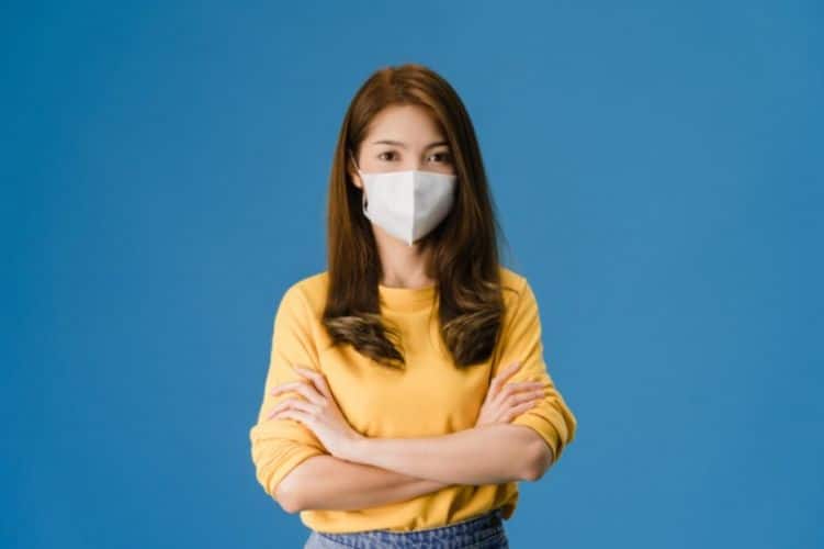 6 consejos que has de seguir para evitar el acné provocado por el uso de mascarilla