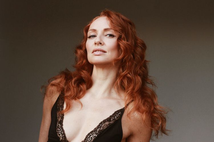 El desnudo de Cristina Castaño y otros famosos que han decidido mostrarse como Dios los trajo al mundo