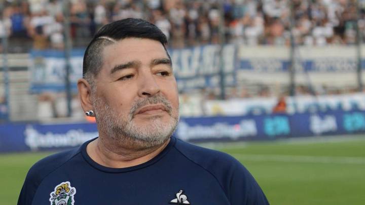 La oscura y difícil vida sentimental de Maradona