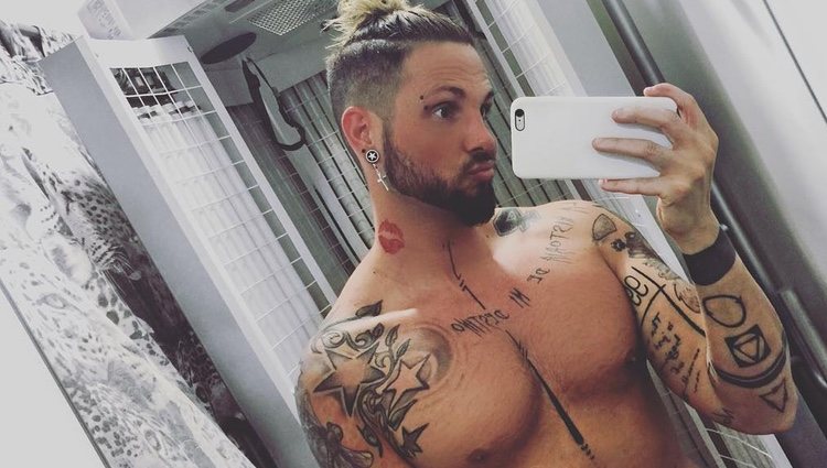 ¿Qué fue de Jeyko, el concursante de Supervivientes que ahora busca el amor en Tinder?