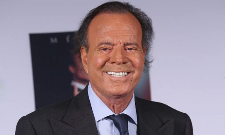 Julio Iglesias, el capataz de una familia de obreros de la televisión