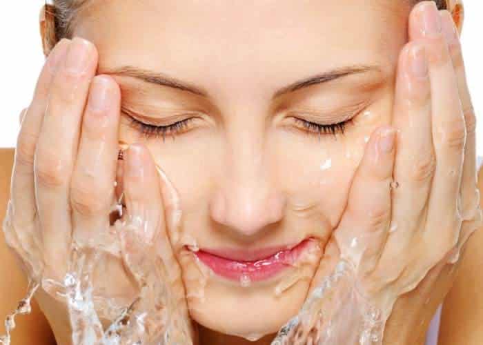 Te presentamos algunos consejos para prevenir el acné que causa la mascarilla 