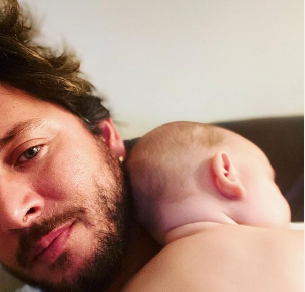 Manuel Carrasco se convirtió en padre por segunda vez de un niño llamado Manuel 