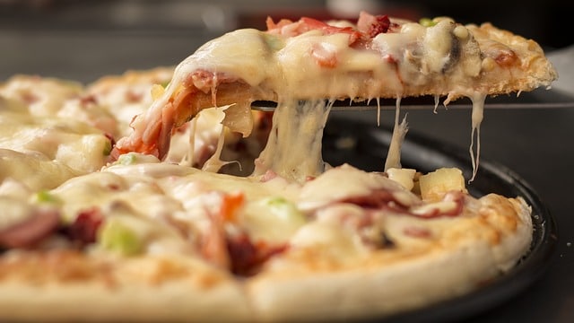 Cómo hacer una pizza casera que parezca italiana