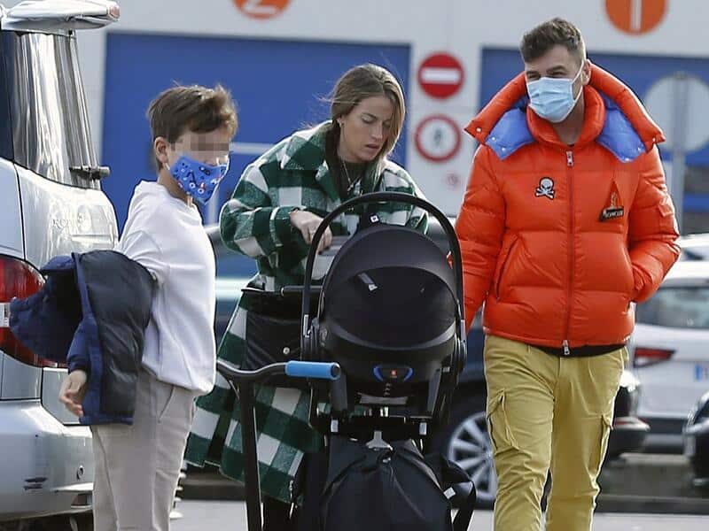 El paseo más feliz de Fonsi Nieto en familia