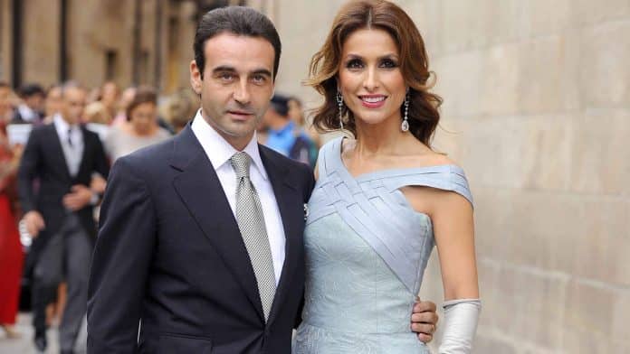 Enrique Ponce y Paloma Cuevas muy guapos de boda