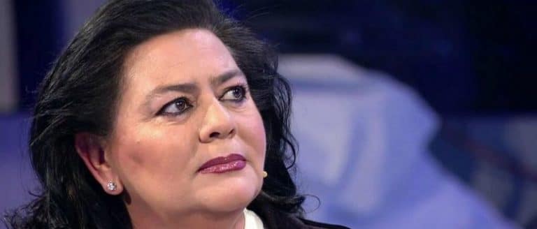 María del Monte se vacuna contra el covid tras el fallecimiento de su hermano