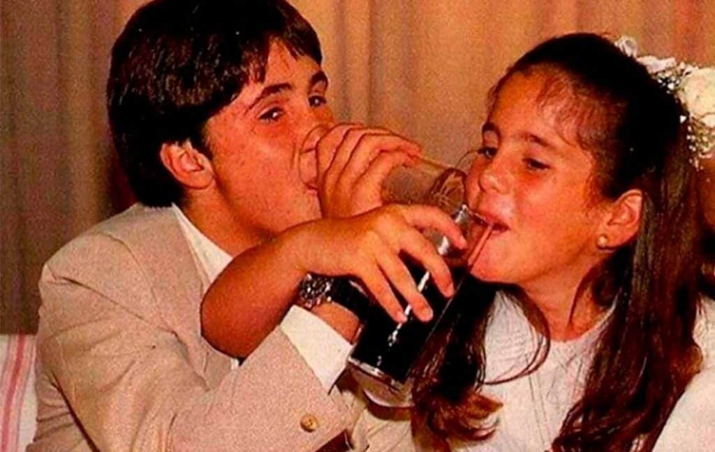 Anabel Pantoja y Kiko Rivera beben. brindan siendo unos niños., deberían tener seguimiento psiquiátrico tras su intervención de estómago de por vida