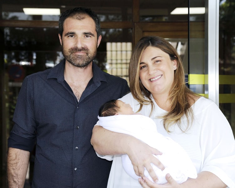 carlota-bebé-marido marido hija