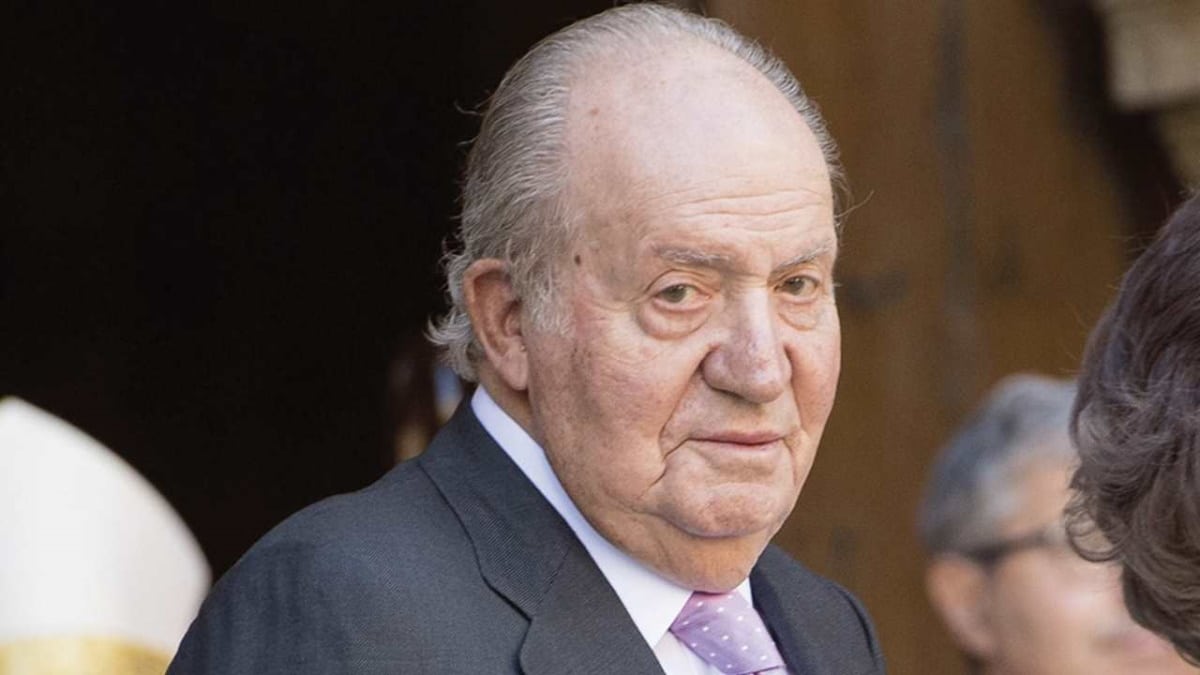 rey juan carlos Arde Zarzuela: la ilegal fiesta multitudinaria que camufla los delitos del rey Juan Carlos