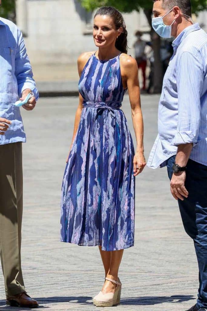 vestido azul halter letizia