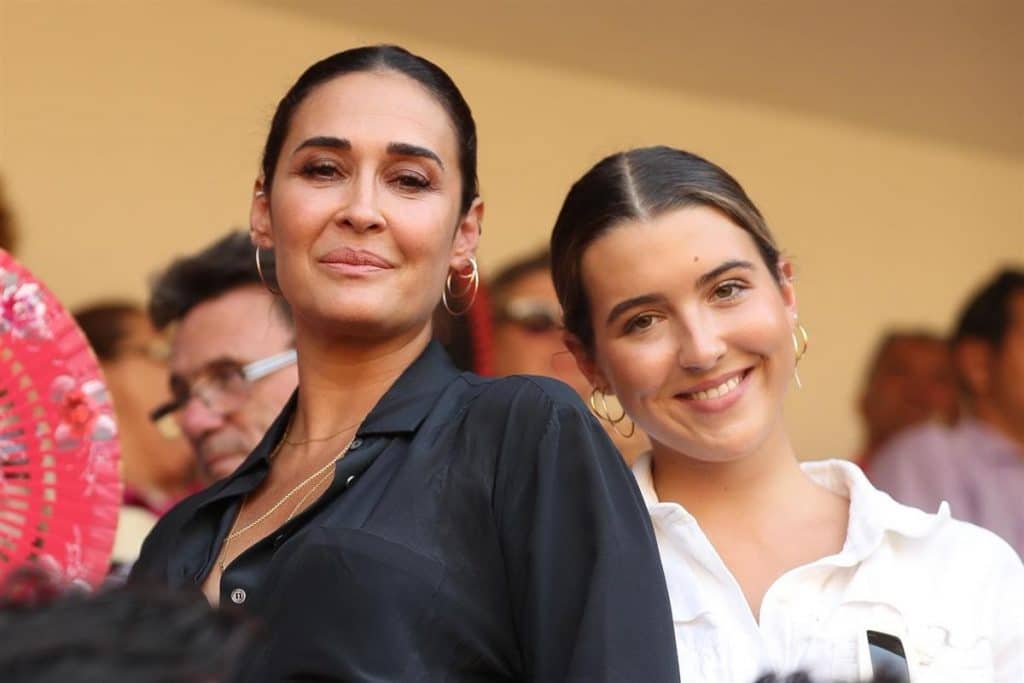 Vicky Martín Berrocal junto a su hija Alba Díaz