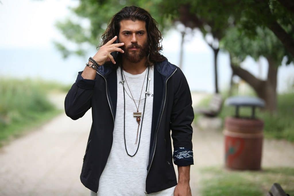 El estilo de ‘Erkenci Kus’ de Can Yaman