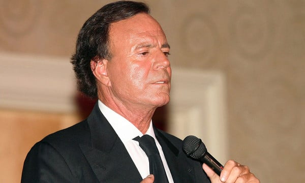 Julio Iglesias y su hijo no reconocido