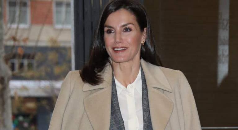 La Reina Letizia y el look más masculino con el que marcó tendencia hace un año