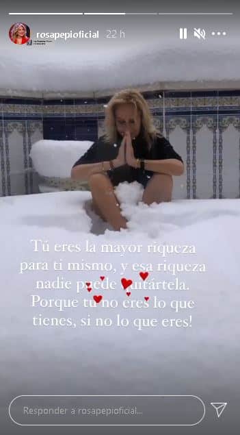 Rosa Benito copia a Cristina Pedroche: su foto más inesperada en la nieve