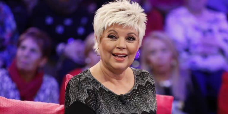 Terelu Campos no pierde el tiempo: se atreve a ligar con un compañero en pleno directo