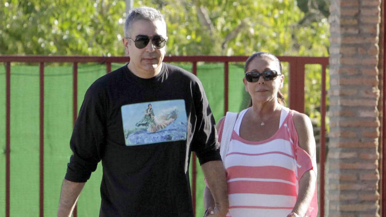 Isabel Pantoja con agustin en la carcel