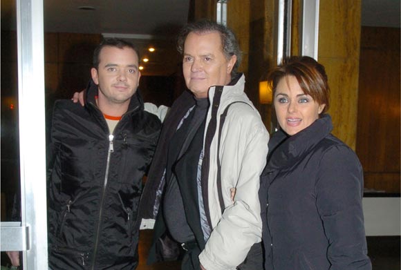 carmen morales con antonio y junior padre herencia