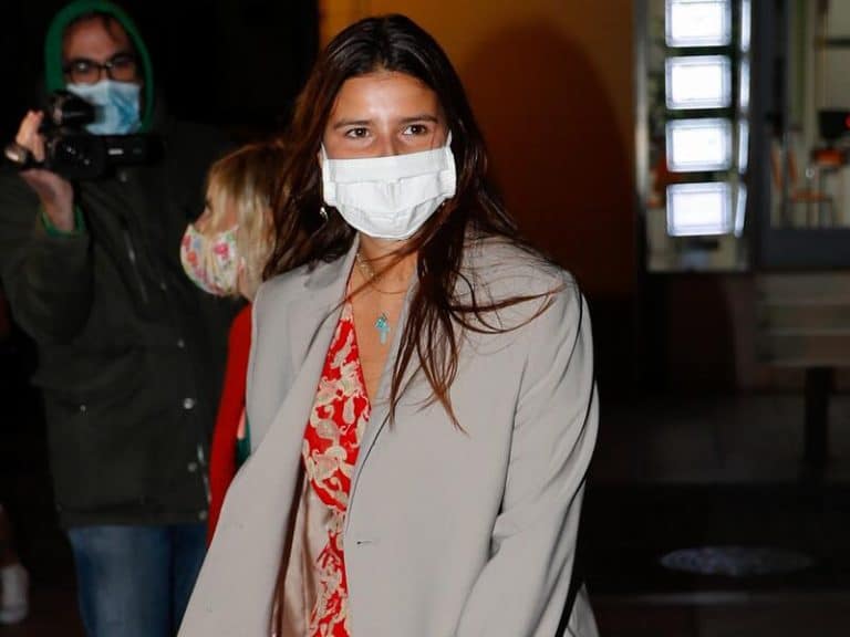 Cayetana Rivera vive la Semana Santa dividida. Domingo de Ramos con la familia y lunes con su novio