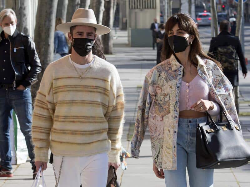 Hiba Abouk y Pelayo Díaz