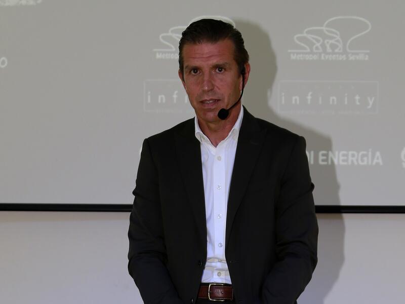 A Manuel Díaz se le cae la baba con su hija Alba