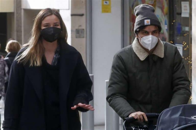Dafne Fernández disfruta de un día en familia completamente recuperada de su segundo embarazo