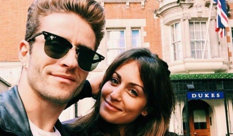 Hiba Abouk y Pelayo Díaz presumen de amistad durante un paseo por la ‘milla de oro’ madrileña