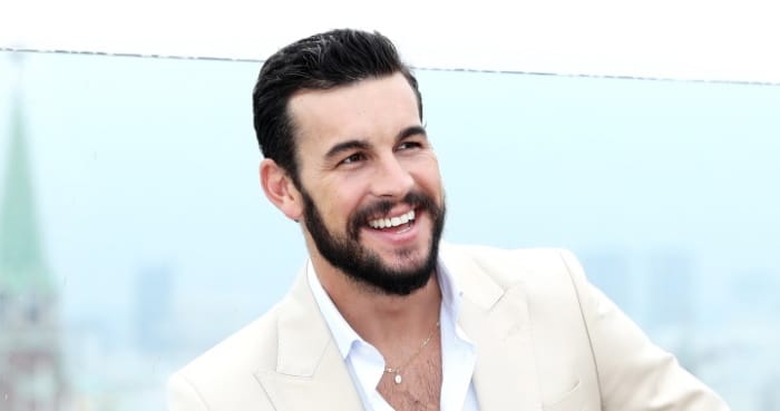 Mario Casas y la extraña manera de hablar que ha sorprendido a sus seguidores