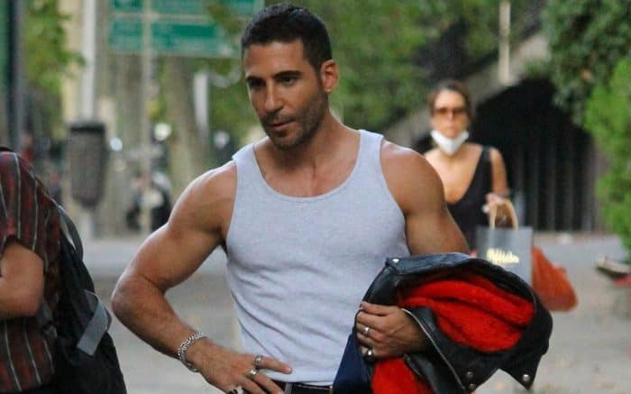 miguel angel silvestre pillado grabando La casa de papel